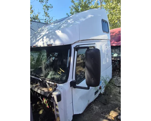 VOLVO TRUCK VNL Cab