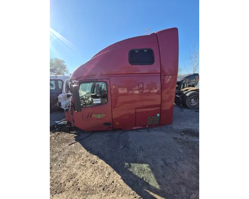 VOLVO TRUCK VNL Cab