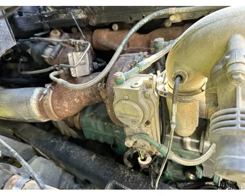 VOLVO TRUCK VNL Complete Vehicle