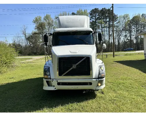 VOLVO TRUCK VNL Complete Vehicle