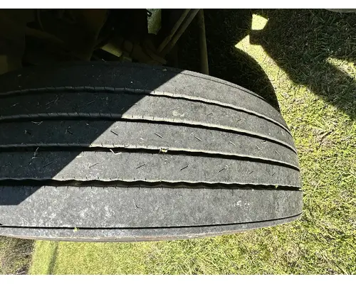 VOLVO TRUCK VNL Complete Vehicle