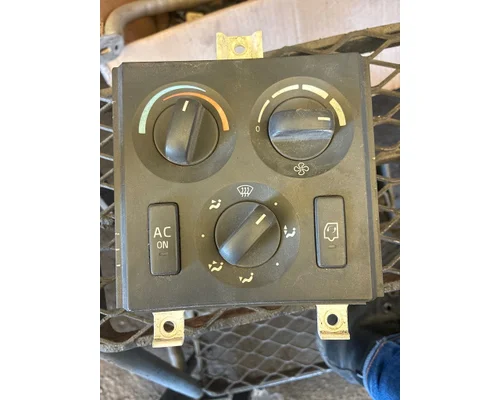 VOLVO TRUCK VNL Dash Assembly