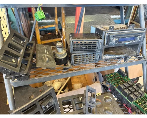 VOLVO TRUCK VNL Dash Assembly