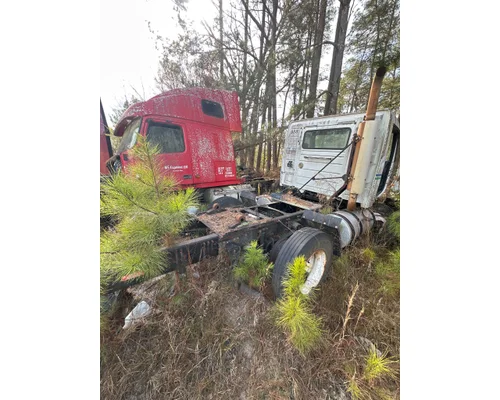 VOLVO TRUCK VNL Door Assembly, Front