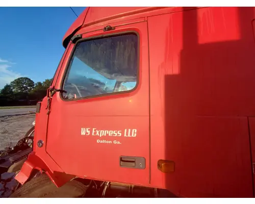 VOLVO TRUCK VNL Door Assembly, Front