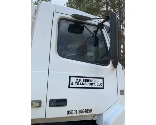 VOLVO TRUCK VNL Door Assembly, Front