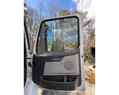 VOLVO TRUCK VNL Door Assembly, Front