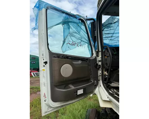 VOLVO TRUCK VNL Door Assembly, Front