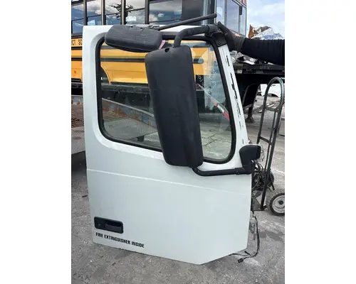 VOLVO TRUCK VNL Door Assembly, Front