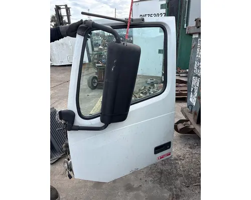 VOLVO TRUCK VNL Door Assembly, Front