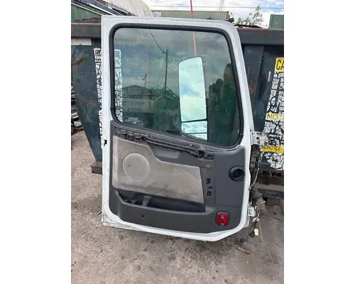 VOLVO TRUCK VNL Door Assembly, Front