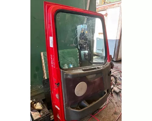 VOLVO TRUCK VNL Door Assembly, Front