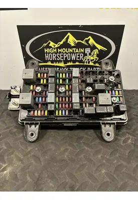 VOLVO TRUCK VNL Fuse Box