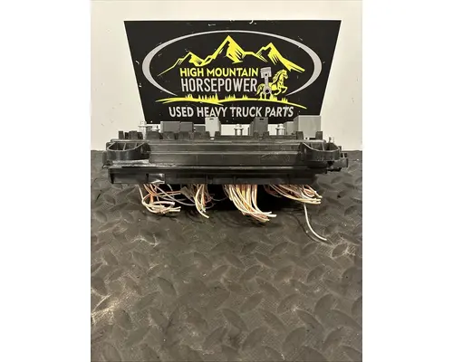 VOLVO TRUCK VNL Fuse Box