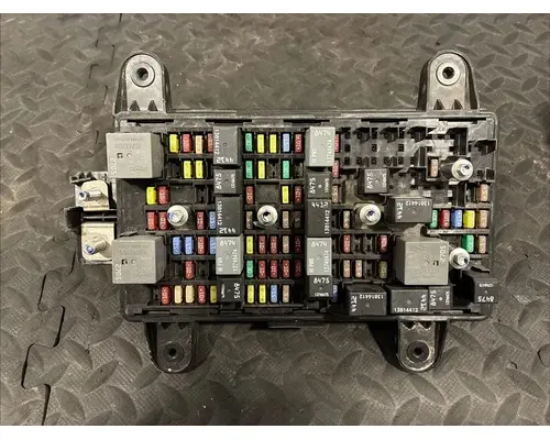 VOLVO TRUCK VNL Fuse Box