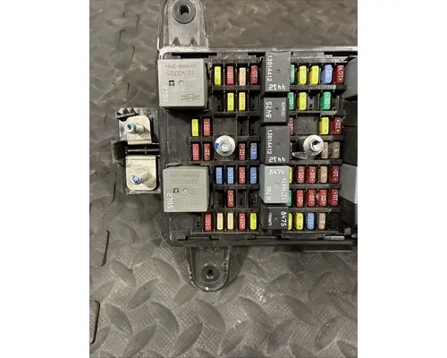 VOLVO TRUCK VNL Fuse Box