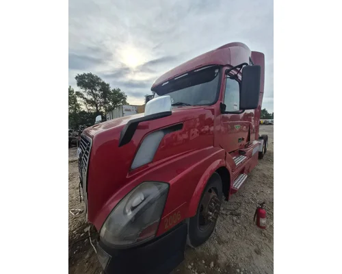 VOLVO TRUCK VNL Hood