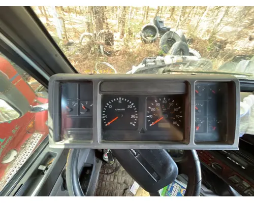 VOLVO TRUCK VNL Instrument Cluster