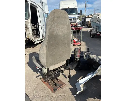 VOLVO TRUCK VNL Seat, Front