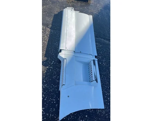 VOLVO TRUCK VNL Skirt