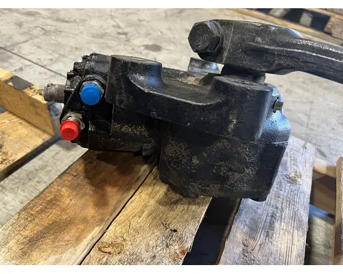 VOLVO TRUCK VNL Steering Gear  Rack