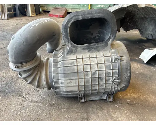 VOLVO TRUCK  Air Cleaner