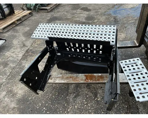 VOLVO TRUCK  Body Parts, Misc.