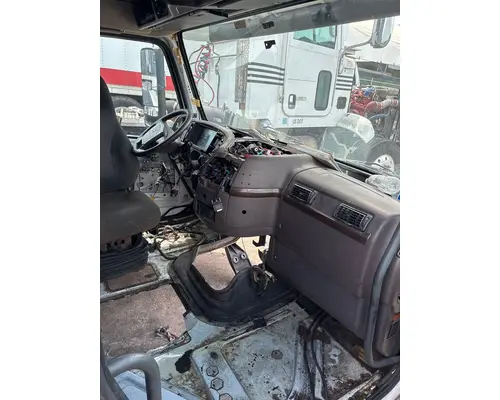 VOLVO TRUCK  Cab