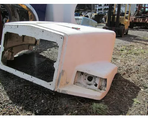 VOLVO/WHITE WCL Hood