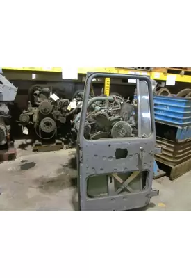 VOLVO/WHITE  Door Assembly, Front
