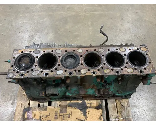 VOLVO 1002080 Cylinder Block