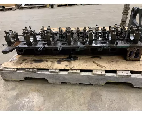 VOLVO 21016552 Cylinder Head