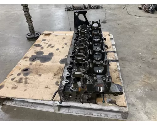 VOLVO 21016552 Cylinder Head