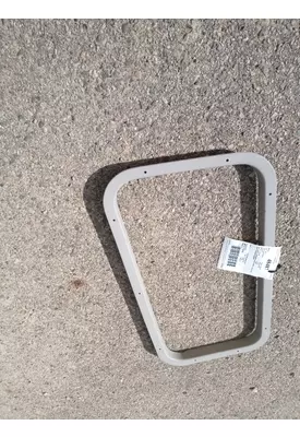 VOLVO 670 Bezel 