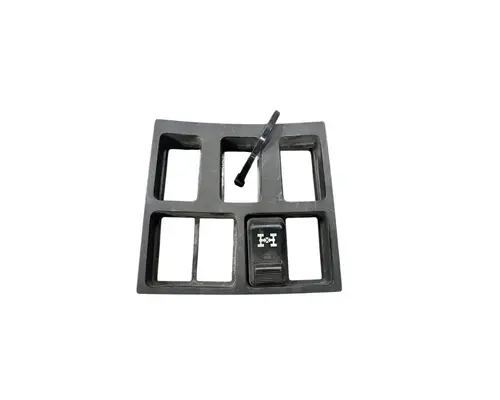 VOLVO 670 Dash  Console Switch