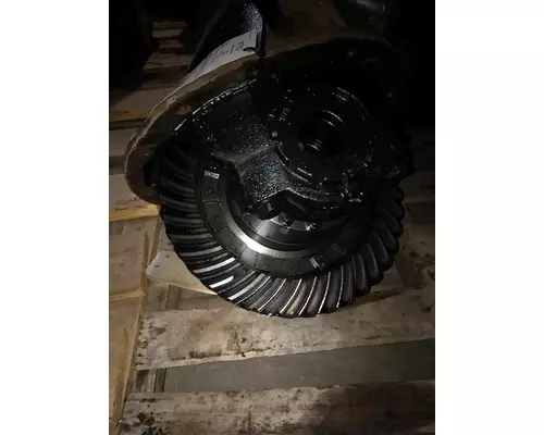 VOLVO 670 Differential Assembly