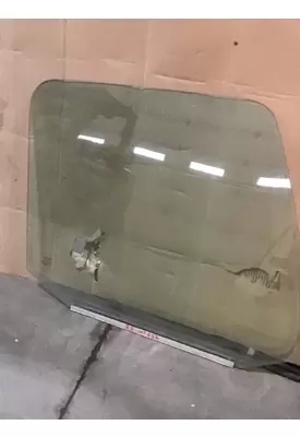 VOLVO 670 Door Glass, Front