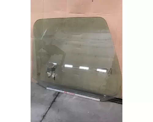 VOLVO 670 Door Glass, Front