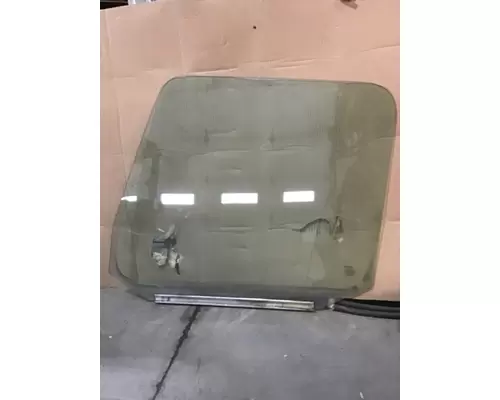 VOLVO 670 Door Glass, Front