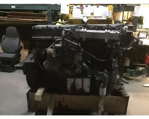 VOLVO 670 Engine Assembly