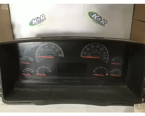 VOLVO 670 Instrument Cluster