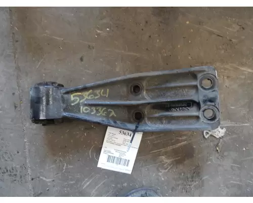 VOLVO 670 MOUNTS, CAB