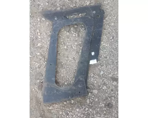 VOLVO 670 Side Skirt Bracket