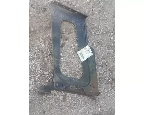 VOLVO 670 Side Skirt Bracket