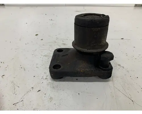 VOLVO 8024615 Engine Mounts