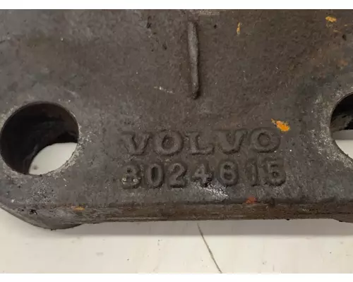 VOLVO 8024615 Engine Mounts