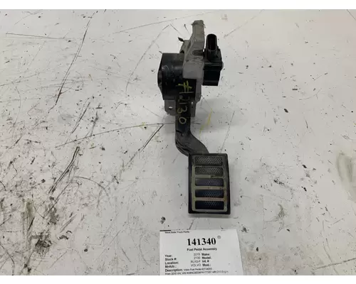 VOLVO 82734053 Fuel Pedal Assembly