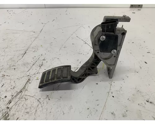 VOLVO 82734053 Fuel Pedal Assembly