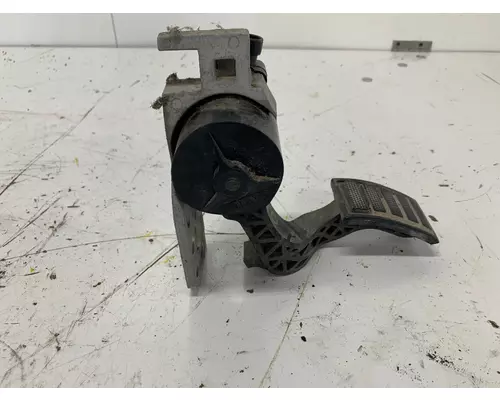 VOLVO 82734053 Fuel Pedal Assembly