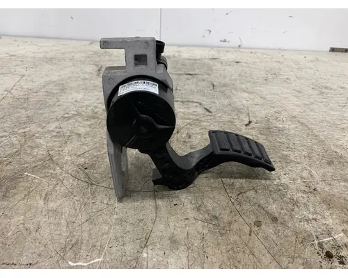VOLVO 82734053 Fuel Pedal Assembly